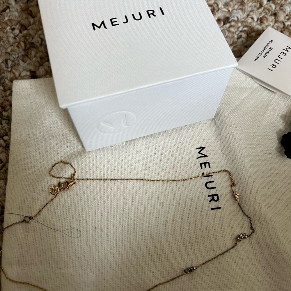 Mejuru stone necklace